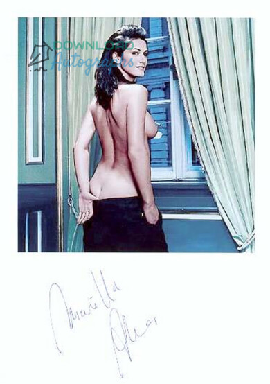 Mariella-Ahrens-Autograph