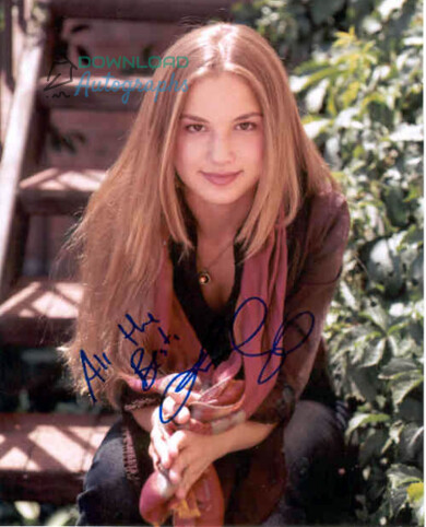 EMILY-VANCAMP-Autograph