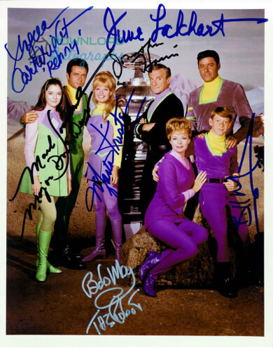 LOST-IN-SPACE-Autograph