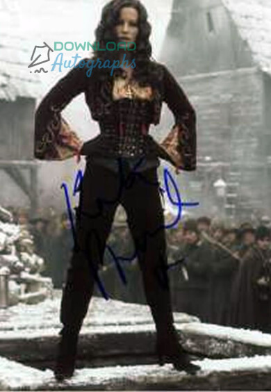 KATE-BECKINSALE-V16-Autograph