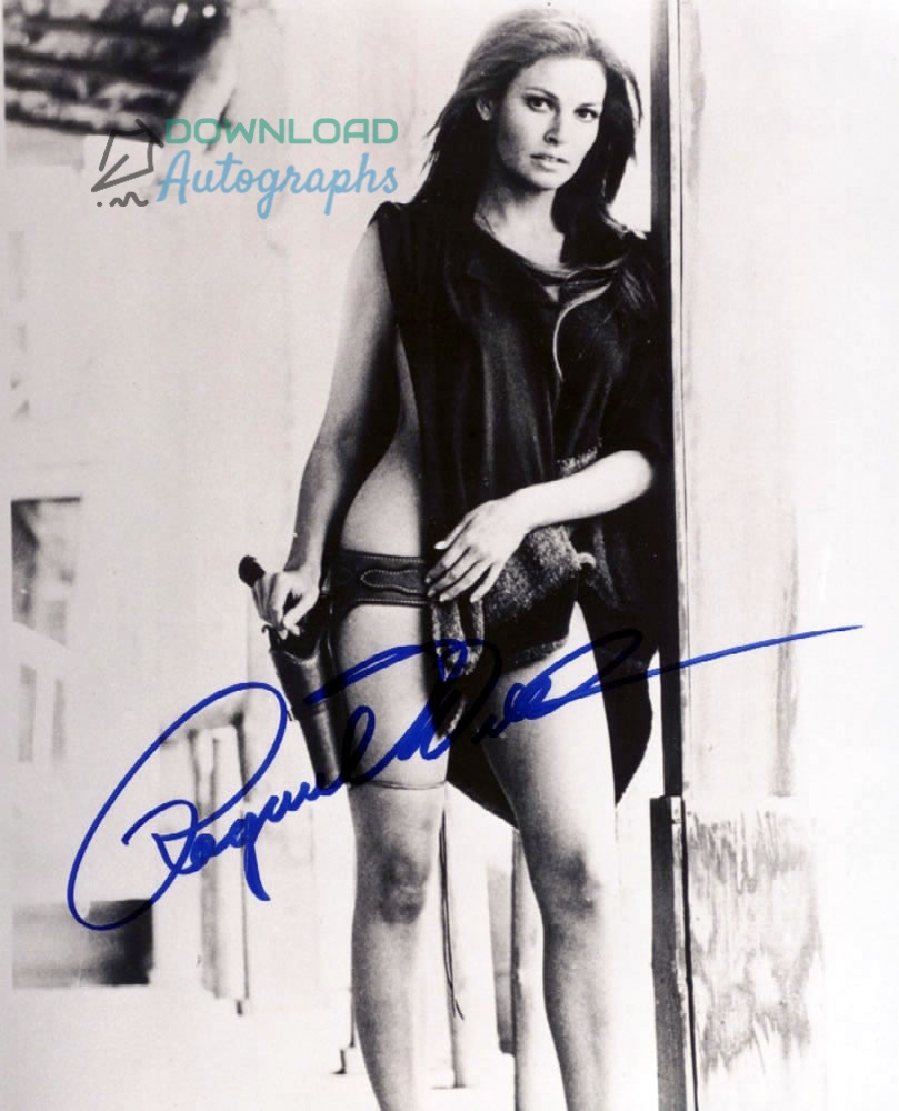 RAQUEL-WELCH-V12-Autograph