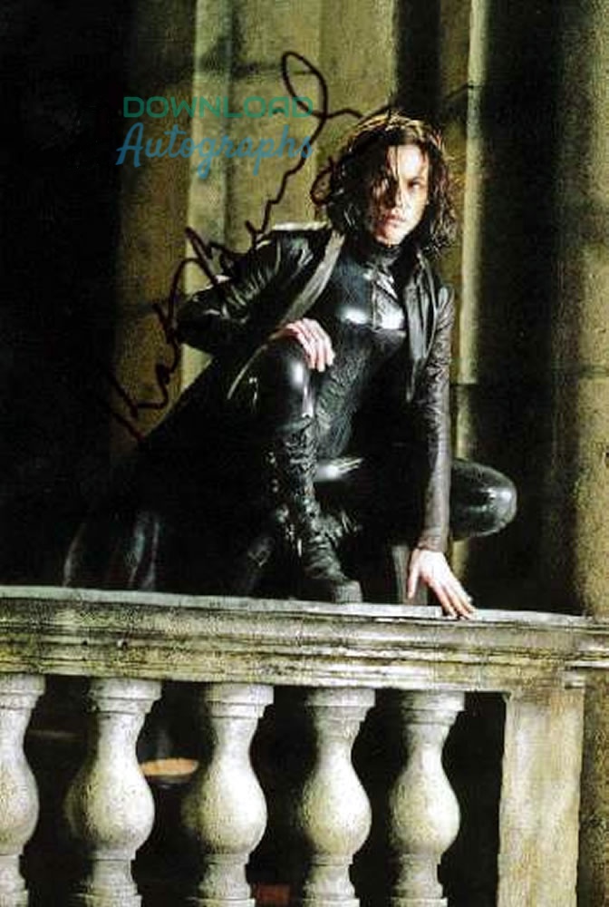 Kate-Beckinsale-v2-Autograph