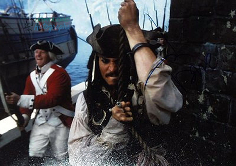 JOHNNY-DEPP-PIRATES-OF-THE-CARIBBEAN-SIGNED-3-Autograph